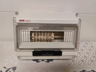 Caja mural Himel IP55 con 6 bornas