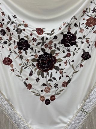 Mantón Flamenco Grande Bordado Marrón Crudo