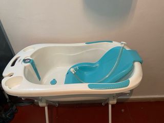 Bañera para bebé con patas