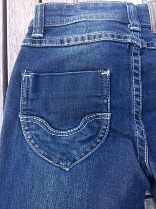 104 cm. NUEVOS 2 vaqueros para niñas