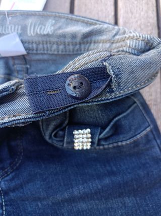104 cm. NUEVOS 2 vaqueros para niñas