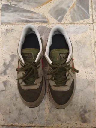 Zapatillas Converse Verdes y Rojas