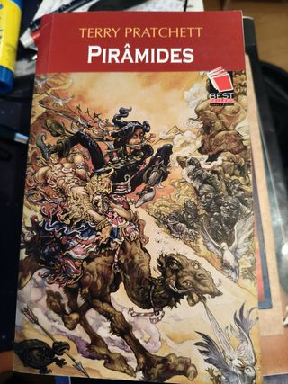 Pirâmides - Terry Pratchett
