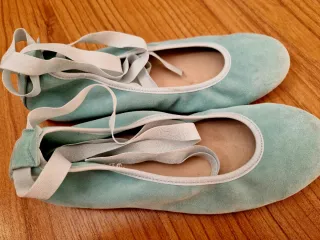 Zapatos de niña con cintas