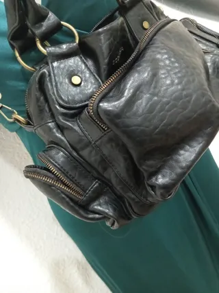 Bolso de mano bandolera negro