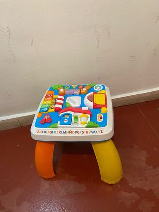 Mesa de actividades infantil