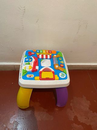 Mesa de actividades infantil