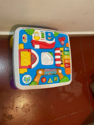 Mesa de actividades infantil