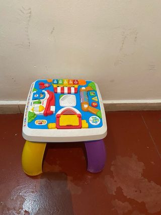 Mesa de actividades infantil