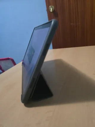 Tablet TLC Negra con Funda