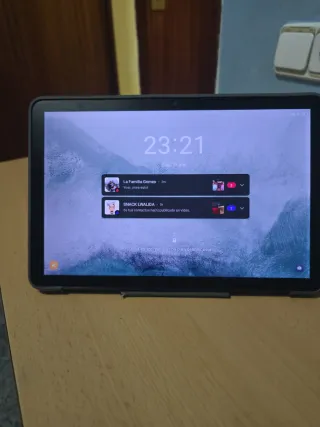 Tablet TLC Negra con Funda