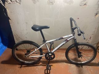 Bicicleta BMX Rockrider ST 100