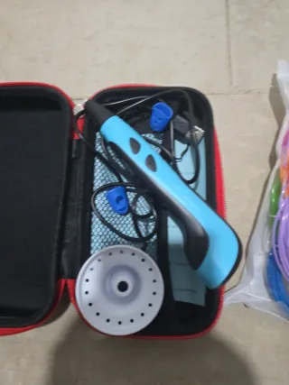 Lápiz 3D con filamentos de colores