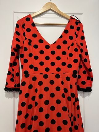 Traje de flamenca rojo lunares negros