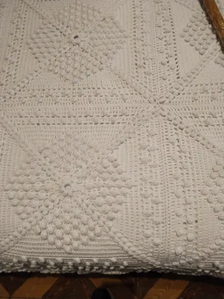 Colcha antigua crochet beige
