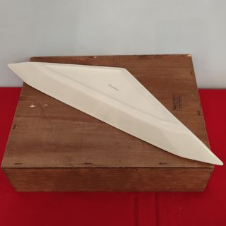 Bandeja Porcelana Triangular Flor Roja