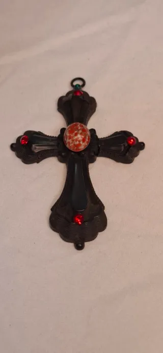 Colgante Cruz Madera Cristales Rojos