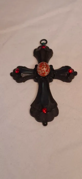 Colgante Cruz Madera Cristales Rojos