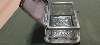 Antigua caja de tocador  joyero cristal y plata