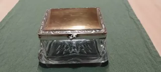 Antigua caja de tocador  joyero cristal y plata