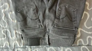 Pantalones Levis Grises