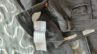 Pantalones Levis Grises