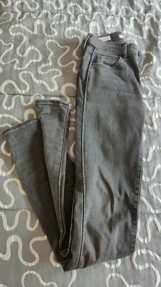 Pantalones Levis Grises