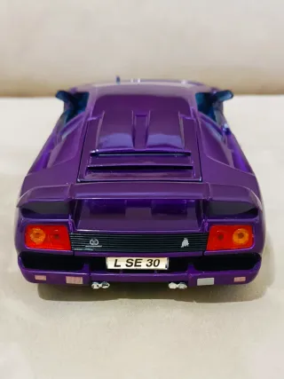 Lamborghini Diablo SE30 Maisto 1/18 Viola
