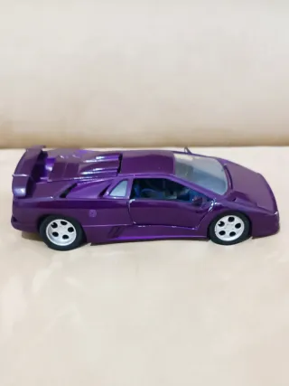 Lamborghini Diablo SE30 Maisto 1/18 Viola