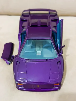 Lamborghini Diablo SE30 Maisto 1/18 Viola