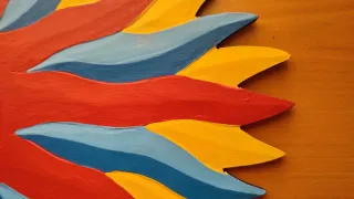 2 Percheros de madera.