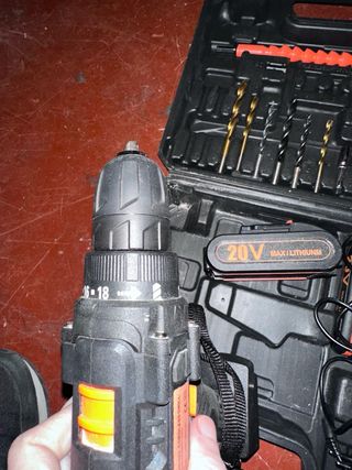 Taladro Atornillador 20V con 2 Baterías