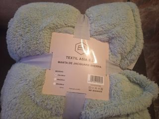 Manta Jacquard Sherpa Suave 130x160cm