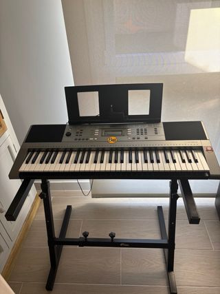 Organo Yamaha PSR E353