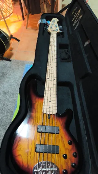 Bajo Eléctrico Lackland