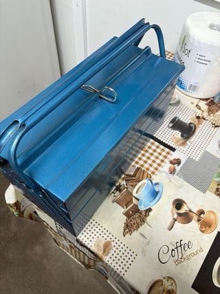 Lote de herramientas y caja metalica