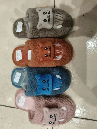 Zapatillas de casa infantiles..