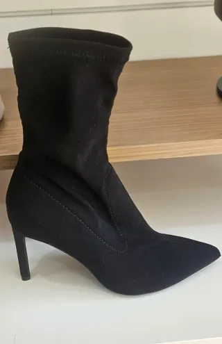 Botines calcetín negros tacón fino (talla39)