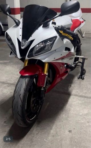 Yamaha YZF R6 Sportbike