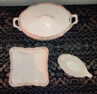 Vajilla Antigua de Santa Clara Mah, Vigo-España.