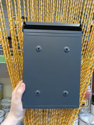 Porta lettere grigio con serratura