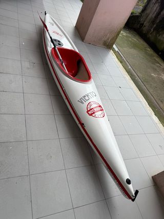 Kayak Marca Kailua Viento Blanco y Rojo