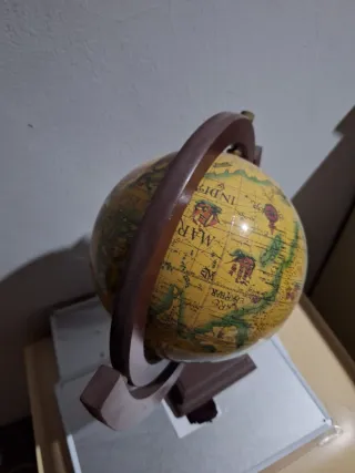 Globo Decorativo Madeira