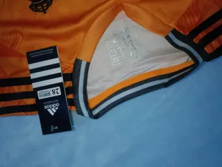 Conjunto Real Madrid Adidas Talla 12 años