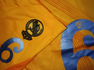 Conjunto Real Madrid Adidas Talla 12 años