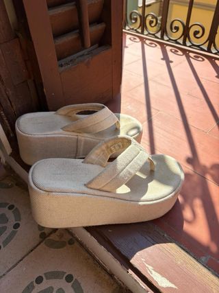 Sandalias plataforma verano beige