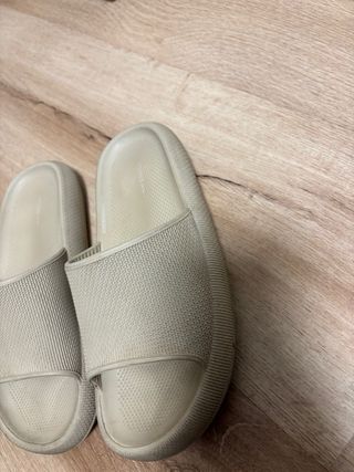 Chanclas Oysho Eva Beige