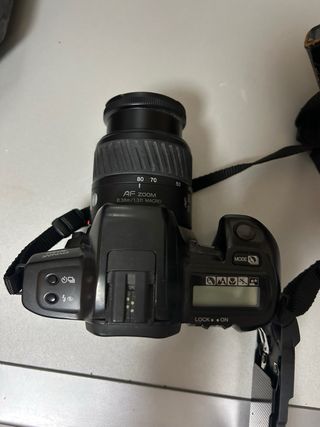 Cámara de carrete Minolta Dynax 303si