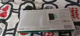 Teclado Bluetooth Plata y Blanco