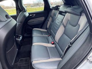 VOLVO XC60 B4 DIÉSEL AWD R-DESING, FULL, 2020